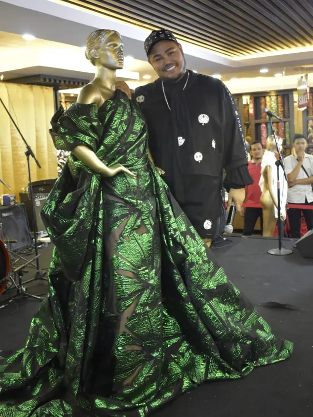 Ivan Gunawan menghadiri pembukaan D'Fashion