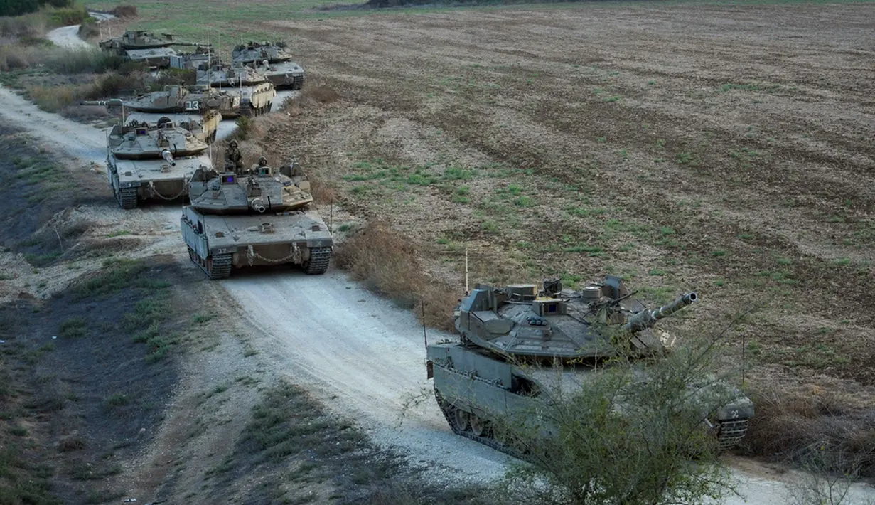 PBB menyebut pengepungan total akan merampas pasokan penting bagi warga sipil Jalur Gaza untuk bisa bertahan hidup. (AP Photo/Erik Marmor)