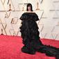 Billie Eilish menghadiri Oscar 2022 di Dolby Theatre di Hollywood, California pada 27 Maret 2022. (ANGELA WEISS / AFP)