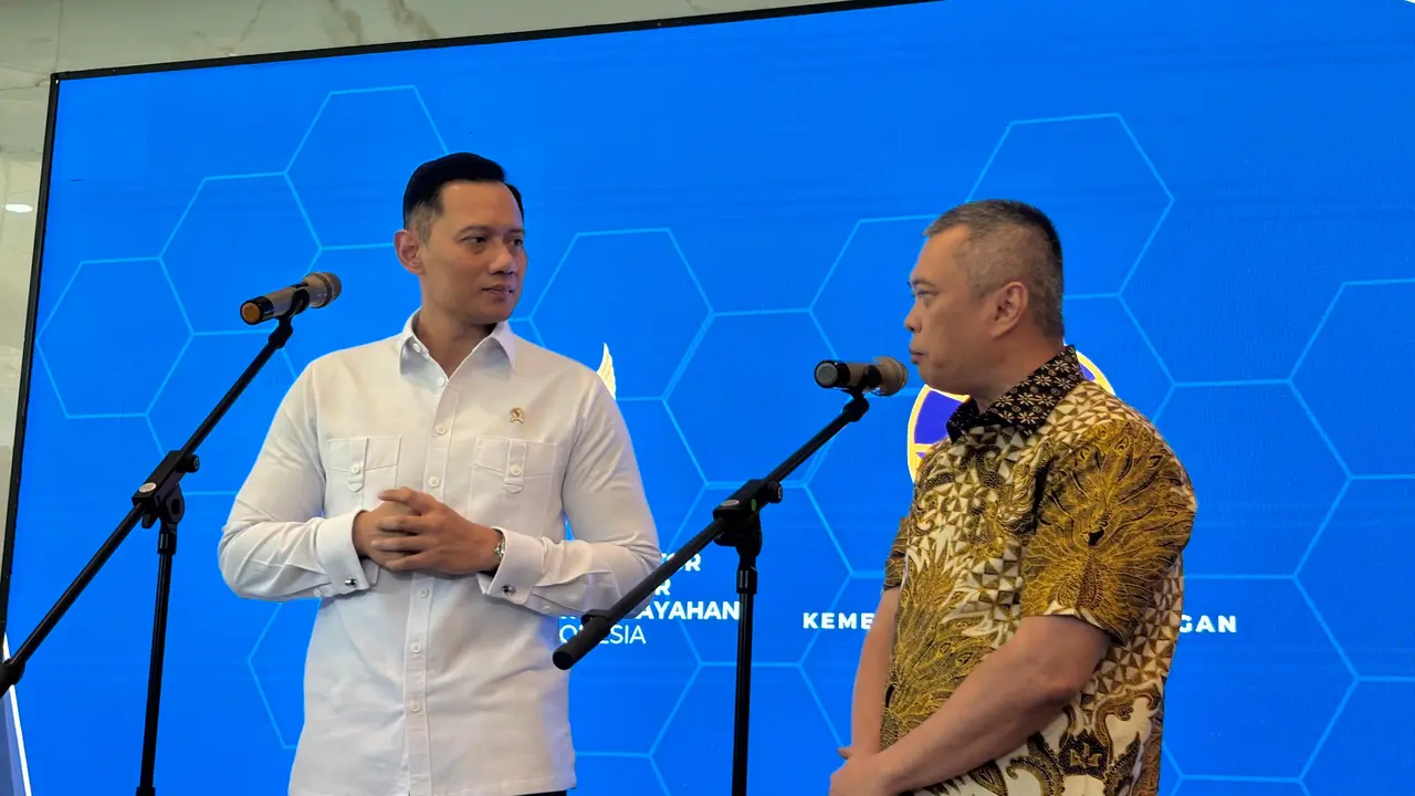 Menteri Koordinator Bidang Infrastruktur dan Pembangunan Kewilayahan Agus Harimurti Yudhoyono (AHY) di Kantor Kementerian Perhubungan, Jakarta, Rabu (31/10/2024). (Arief/Liputan6.com)