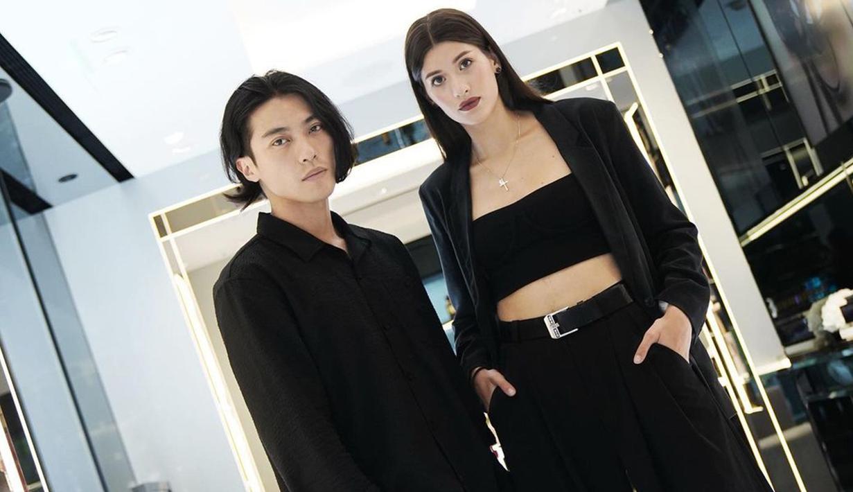 Berbagai unggahan Karina Coser bersama sang suami pun penuh oleh ucapan duka dari netizen. Terlebih, cosplayer asal Ukraina ini juga kerap mengunggah momen mesra bersama sang suami di media sosial. (Liputan6.com/IG/@coser.karina)