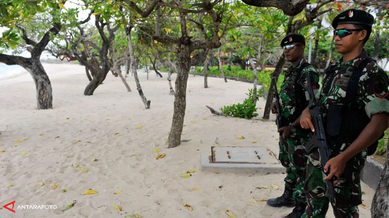 tni-apec-131003c.jpg
