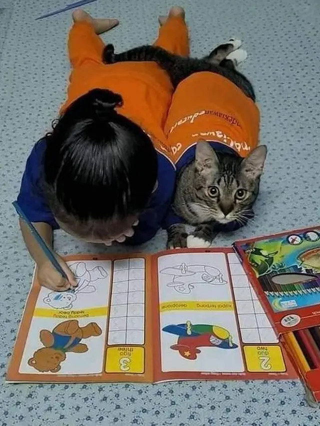 7 Potret Kelakuan Anak Saat Belajar di Rumah, Bikin Ngakak