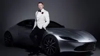 Aston Martin akan melelang satu unit tunggangan James Bond, DB10. Mobil ini harganya diperkirakan mencapai Rp 19,7 miliar. 