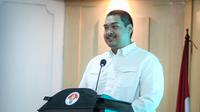 Menteri Pemuda dan Olahraga baru, Dito Ariotedjo memberikan sambutan saat acara Serah Terima Jabatan (Sertijab) Menpora 2023 di Auditorium Wisma Kemenpora, Senayan, Jakarta Pusat, Selasa (04/04/2023). Ario Bimo Nandito Ariotedjo resmi dilantik sebagai Menpora sisa jabatan 2019-2024 menggantikan Zainudin Amali yang mengundurkan diri karena terpilih sebagai Wakil Ketua Umum PSSI. (Bola.com/Bagaskara Lazuardi)