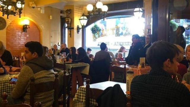 Restoran di Inggris Beri Diskon Khusus Untuk yang Makan Tanpa Ponsel