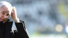 Juventus coach Italian Claudio Ranieri watches his team play Sampdoira during an Italian Serie A football match on February 15, 2009 at the Olympic Stadium in Turin. AFP PHOTO / EMILIO ANDREOLI