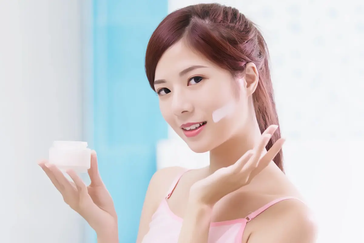 ilustrasi Tips memilih kandungan moisturizer untuk kulit yang berminyak/aslysun/shutterstock