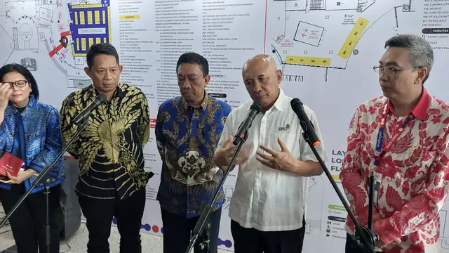 Menteri Koperasi dan UKM Teten Masduki dalam pembukaan Inabuyer B2B2G Expo 2023 di Smesco Indonesia, Jakarta, Rabu (5/7/2023). Teten ingin lebih banyak UMKM yang terlibat dalam rantai pasok industri. (Arief/Liputan6.com)