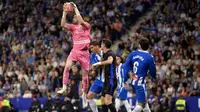 Barcelona Aktifkan Klausul Pelepasan Kiper Buruannya