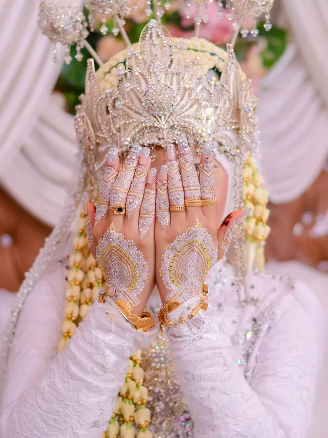 6 Potret Pernikahan Ayudia LIDA Bernuansa Serba Putih, Penuh Kebahagiaan