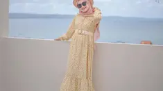Selebgram hits Bandung bernama Sari Endah Pratiwi selalu sukses curi perhatian berkat gaya penampilannya yang konsisten menawan. Seperti saat perempuan yang akrab disapa Saritiw mengenakan outfit warna kuning yang membuatnya kian cantik memesona. (Liputan6.com/IG/@saritiw)