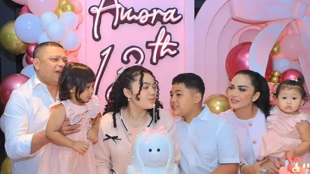 Tampilan Amora saat Pesta Ulang Tahun ke-13. [@krisdayantilemos]