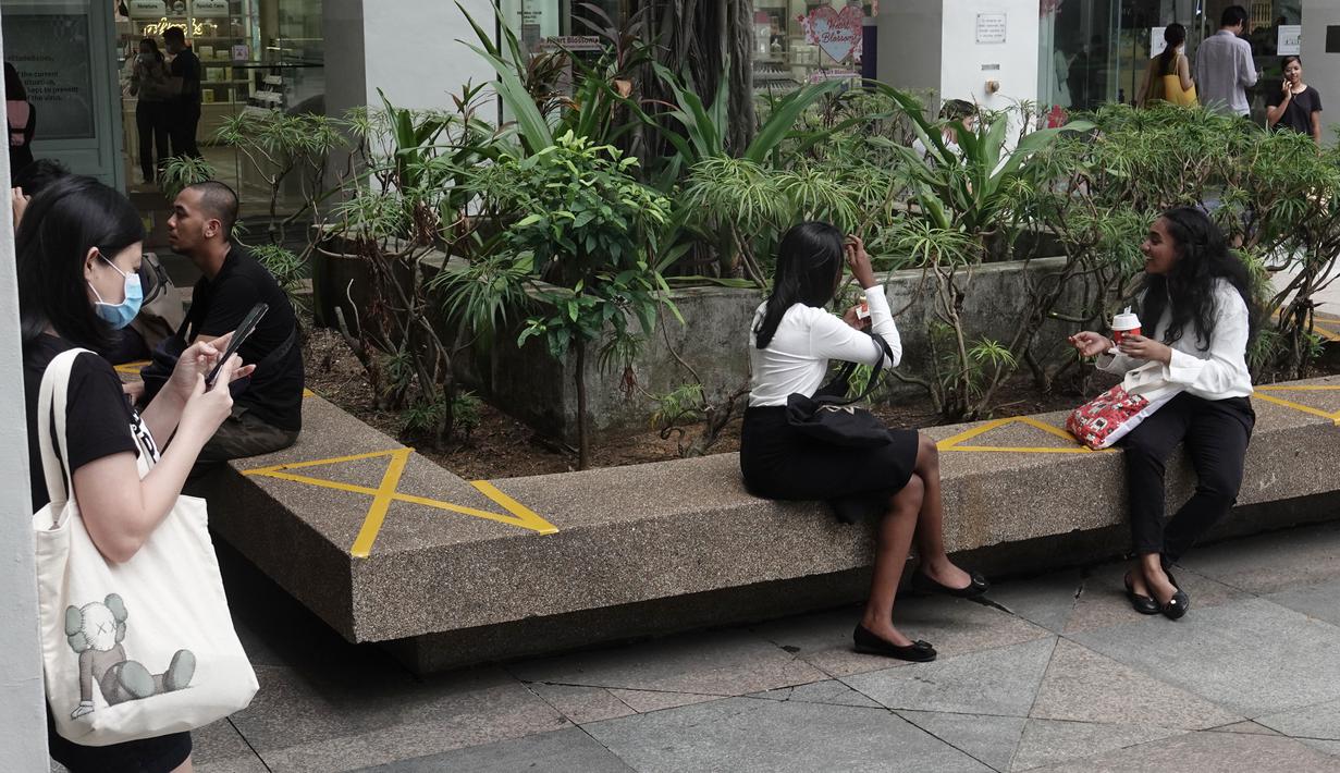 Foto Di Singapura Langgar Aturan Jaga Jarak Kena Denda Hingga Bui Global Liputan6 Com