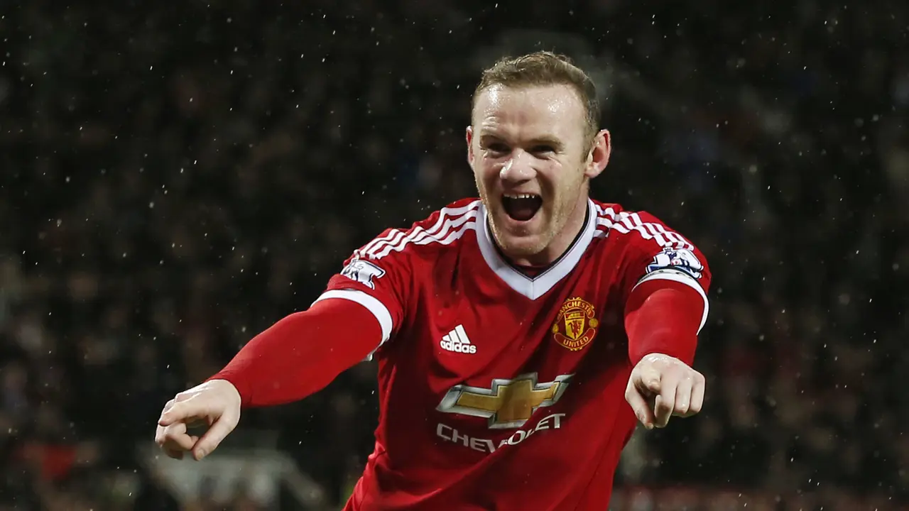 Manchester United vs Swansea 2-1, Gol Jenius Wayne Rooney 