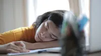 Kekurangan vitamin D dapat memengaruhi kualitas tidur yang berdampak pada energi tubuh/copyright pexels/Andrea Piacquadio