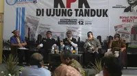 Mantan Ketua KPK Abaraham Samad dan Wali Kota Bogor Bima Arya turut hadir pada diskusi tentang Revisi UU KPK di Bogor, Jabar, Kamis (12/9/2019). (Liputan6.com/Achmad Sudarno)