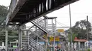 Kondisi Jembatan Penyeberangan Orang (JPO) di Pasar Minggu, Jakarta, Kamis (7/3). JPO Pasar Minggu yang rusak dan tidak berfungsi itu bakal direvitalisasi pada Mei 2019 memakai dana kompensasi Koefisien Lantai Bangunan (KLB). (Liputan6.com/Faizal Fanani)