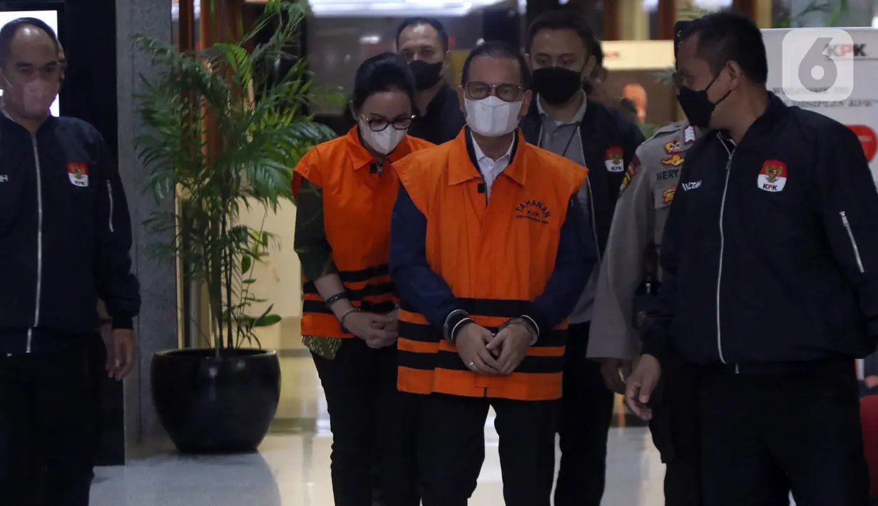 Ali menyatakan para tersangka diduga juga telah menerima suap dari beberapa pihak terkait dengan jabatannya sebagai penyelenggara negara. (Liputan6.com/Helmi Fithriansyah)