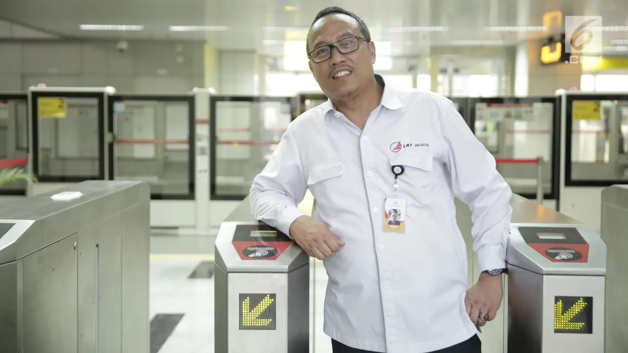 Direktur Keuangan dan Administrasi PT LRT Jakarta Solihin Djaelani