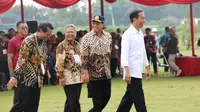 Presiden RI, Joko Widodo saat mengunjungi Bandara JB Soedirman untuk peletakan batu pertama pembangunan. (Liputan6.com/Dinkominfo PBG/Muhamad Ridlo)