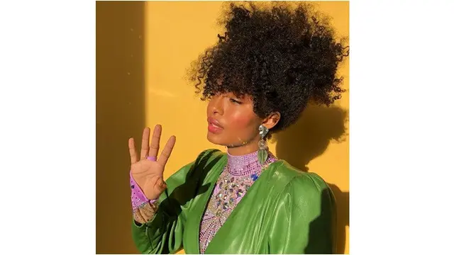 6 Pesona Yara Shahidi, Pemeran Tinkerbell Versi Live Action yang Curi Perhatian
