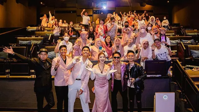 6 Potret Tiara Andini di Gala Premier Film 'My Sassy Girl', Tampil Bak Ratu
