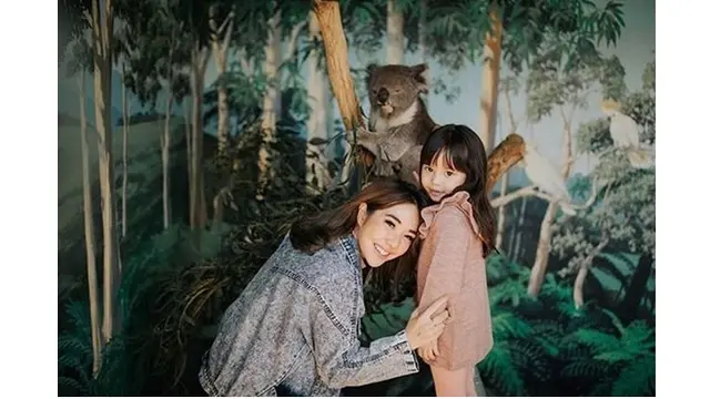 Terlihat Bahagia, Ini 7 Potret Gempi, Gisel dan Wijin Saat Kunjungi Kebun Binatang di Australia
