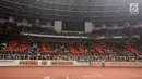 Ribuan suporter Persija Jakarta, The Jakmania membentuk formasi Glory pada laga final Piala Presiden 2018 antara Persija Jakarta melawan Bali United di Stadion Utama GBK, Senayan, Jakarta, Sabtu (17/2). (Liputan6.com/Arya Manggala)