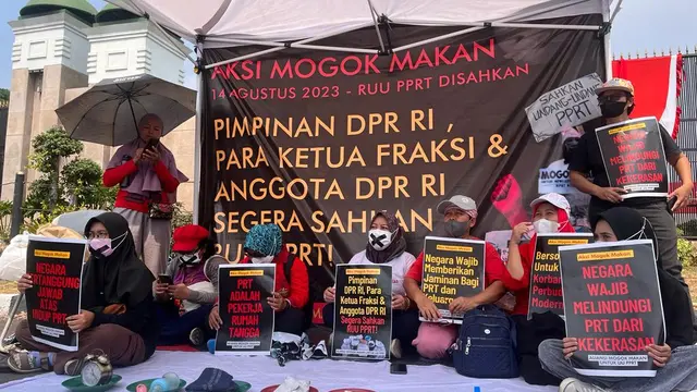 Aksi piring kosong mogok makan PRT di Jakarta, Senin(14/8/2023)