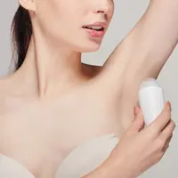 Ilustrasi Penggunaan Deodoran Credit: unsplash.com/Charice