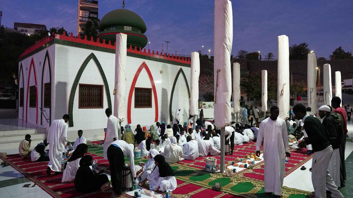 Menikmati Momen Kebersamaan Jelang Berbuka Puasa di Senegal