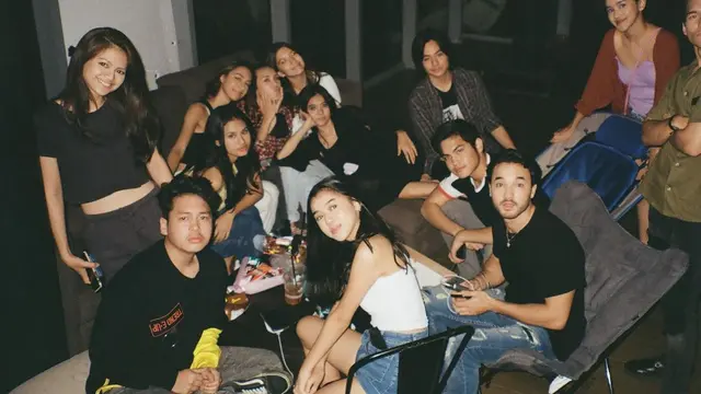 Syuting Serial Antares Berakhir, Ini 6 Momen Kebersamaan Para Pemain di Balik Layar