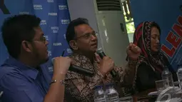 Diskusi di kawasan Cikini ini membahas keputusan SBY menandatangani Perppu Pilkada langsung, Jakarta, (4/10/14). (Liputan6.com/Faizal Fanani)