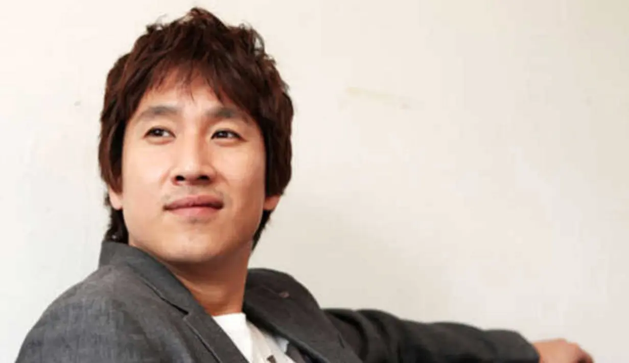 My Ahjussi ini dikenal juga sebagai My Mister yang disutradari oleh Kim Won Suk. (Foto: soompi.com)