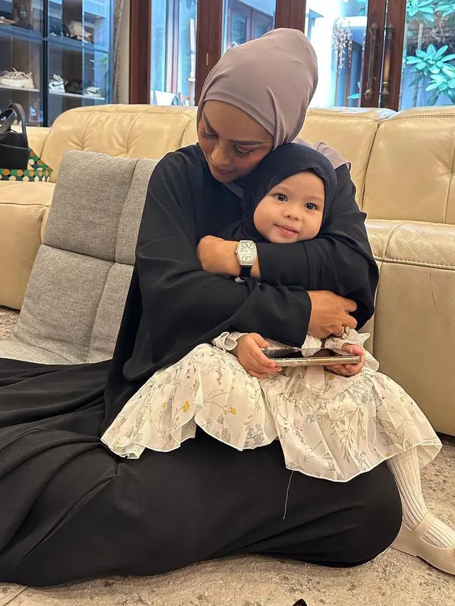 Krisdayanti dan Ameena (Instagram/krisdayantilemos)