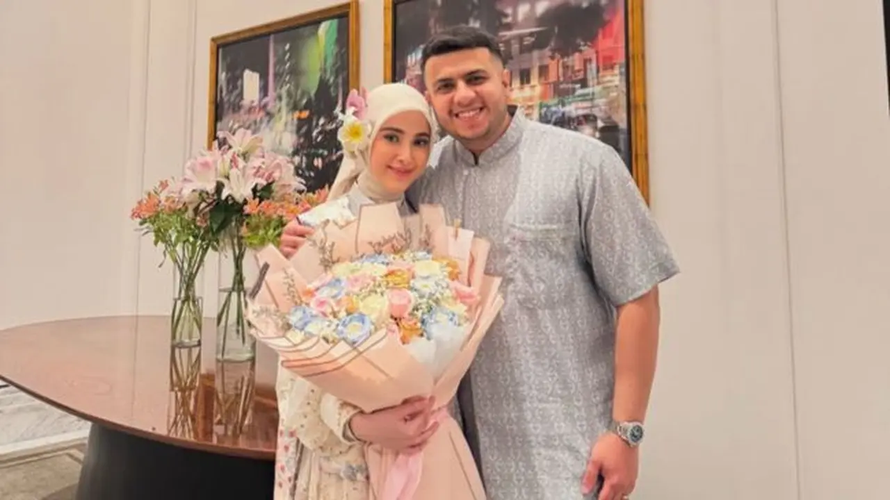 Momen Yislam Jaidi dapat kejutan. (credit:instagram.com/yislamaljaidi)