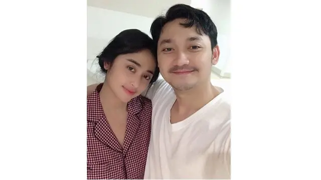 7 Potret Dewi Perssik Tanpa Makeup, Tetap Menawan