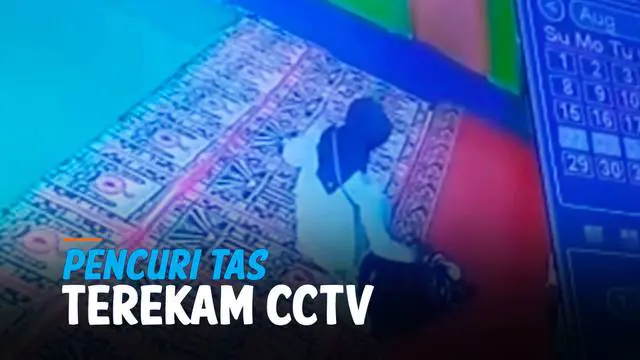 Viral sebuah rekaman CCTV dimana seorang perempuan terlihat sedang melakukan pencurian di dalam sebuah masjid. Pelaku hingga kini masih dikejar oleh polisi.