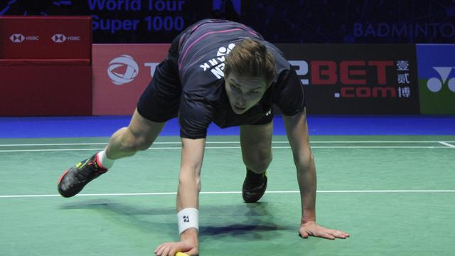 Aksi Jatuh Bangun Pebulutangkis Dunia di All England 2019