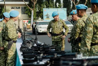 Komandan Pasukan Pengamanan Presiden (Danpaspampres) Mayjen TNI Edwin Adrian Sumantha memimpin Apel Gelar Kesiapan Pasukan Satuan Tugas Pengamanan VVIP di Lapangan Hitam Mako Paspampres, Senin (10/8/2026).