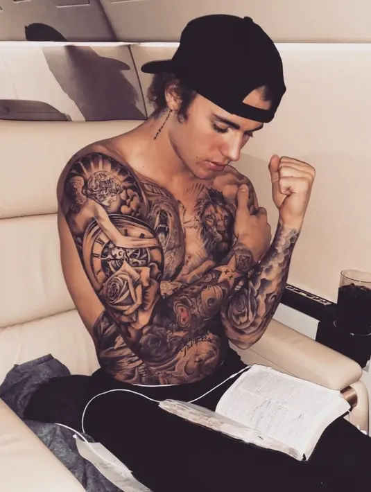 Pada tahun 2018, Justin Bieber memang semakin mendekatkan diri dengan Tuhan. Ia menjadi lebih relijius dan tentunya seksi dalam waktu yang bersamaan. (instagram/justinbieber)