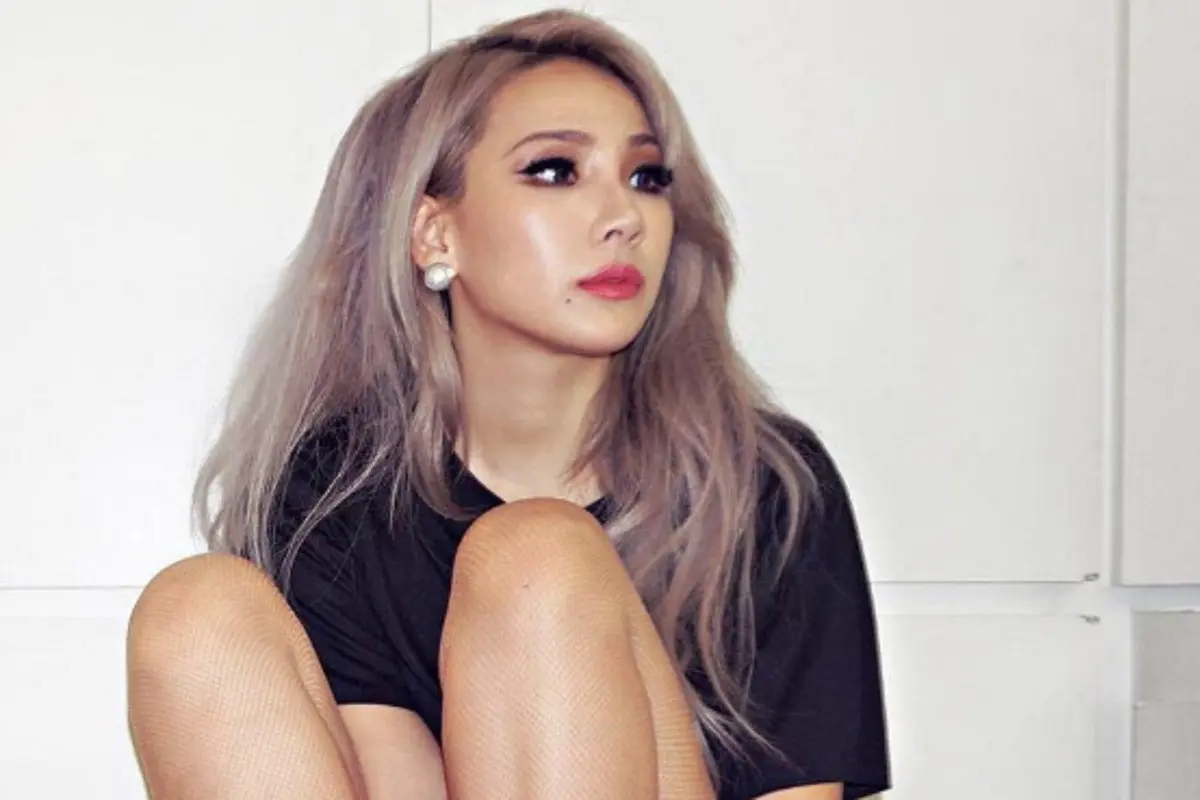 CL menuai kritik negatif seiring foto yang diunggahnya ke media sosial.