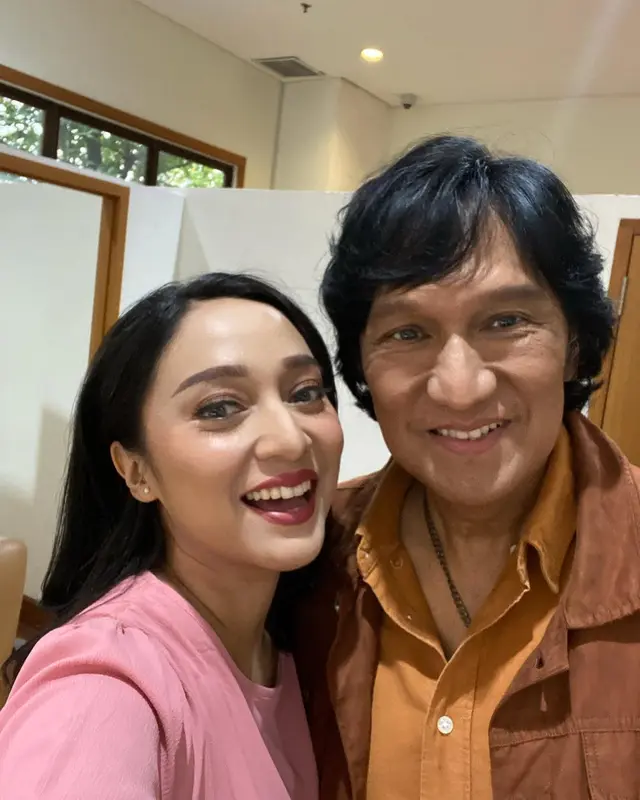 Berjuang lawan depresi usai kehilangan istri hingga turun BB 10kg, ini 7 potret terbaru Ikang Fawzi 