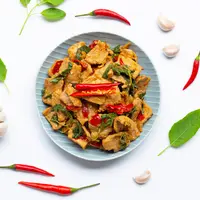 ilustrasi tumis telur dadar/copyright by Bowonpat Sakaew (Shutterstock)