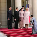 Gaya Kembar Brigitte Macron dan Ratu Suthida dari Thailand di Istana Élysée Paris