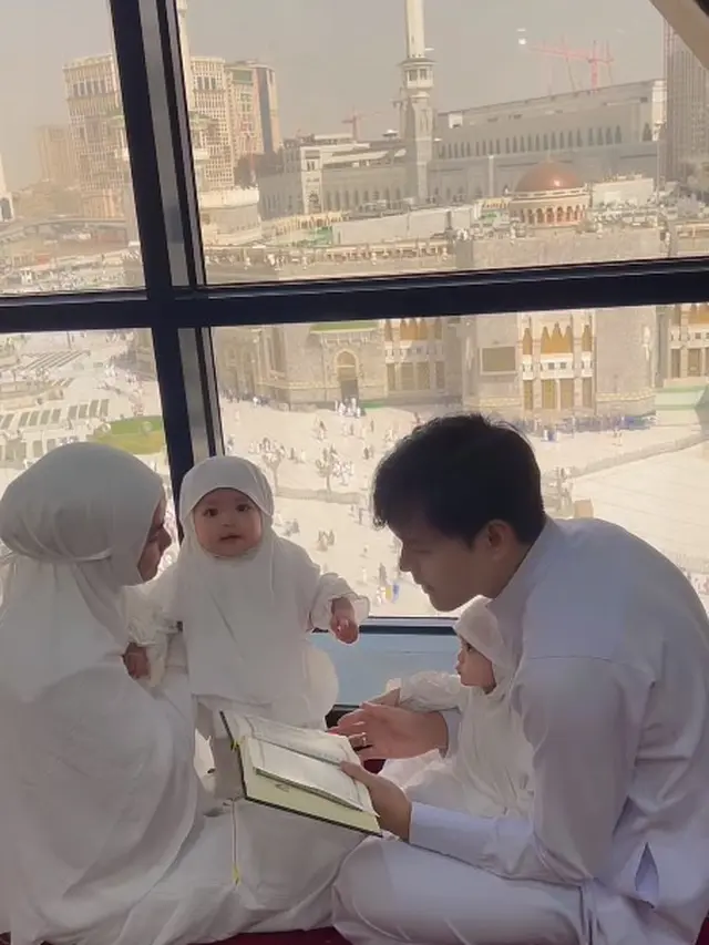 Anisa Rahma dan suami umrah (Instagram/anisarahma_12)