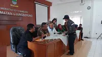 Aparat kewilayahan Ujungberung menggelar musyawarah di Kantor Kecamatan Ujungberung