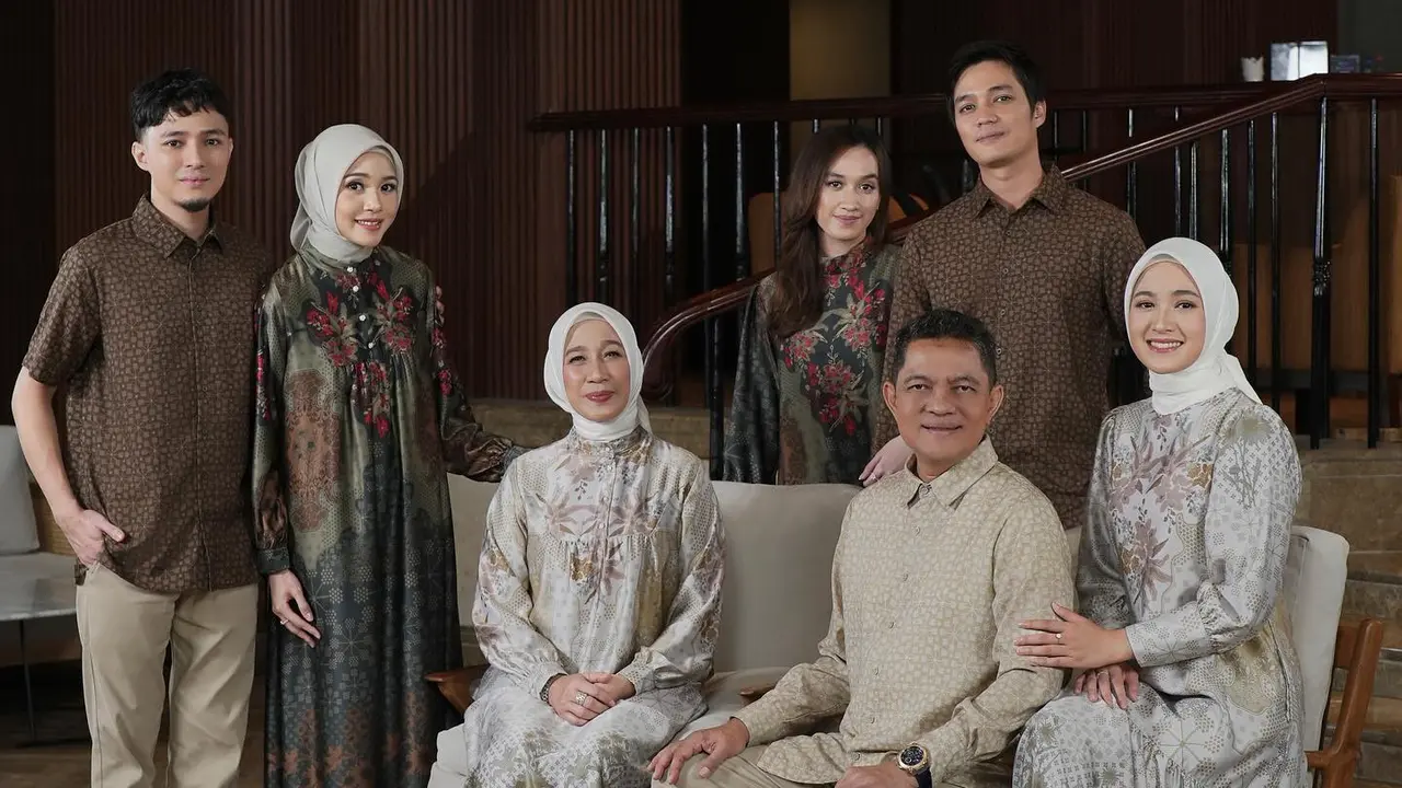 7 Pemotretan Cut Syifa Bareng Keluarga, Kompak Banget