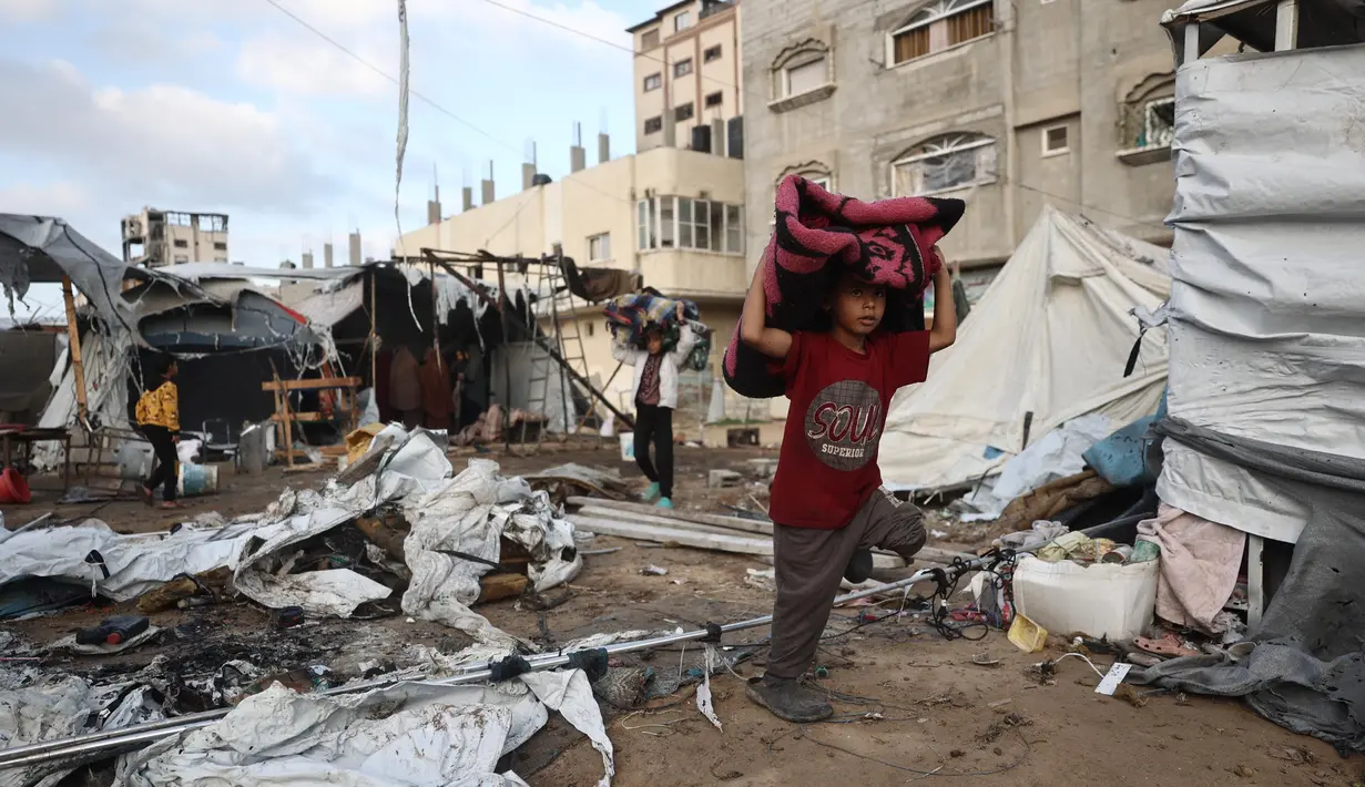 Di sisi lain, kantor media pemerintah Gaza secara spesifik menyebutkan ada 16.859 anak, termasuk 171 bayi, yang meninggal akibat gempuran Israel sejak 7 Oktober 2023. (Eyad BABA/AFP)